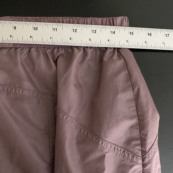 Fabletics Parachute Pant Size M Lightweight Cargo Jogger Windbreaker Plum Shine - Picture 10 of 12
